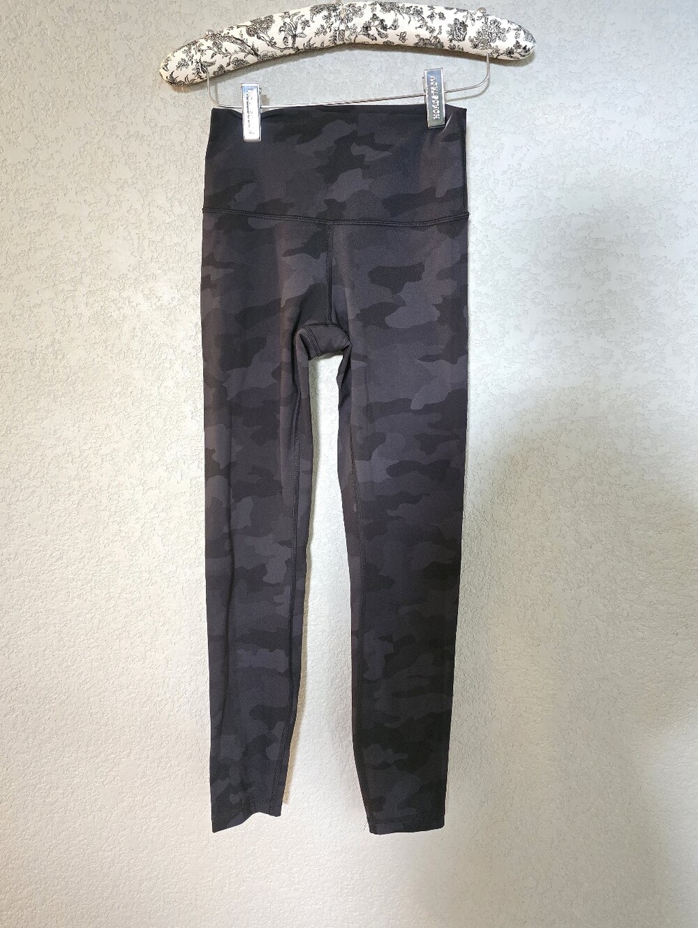 Lululemon Wunder Under High-rise Leggings Size 4  25in Inseam Camo Sttle